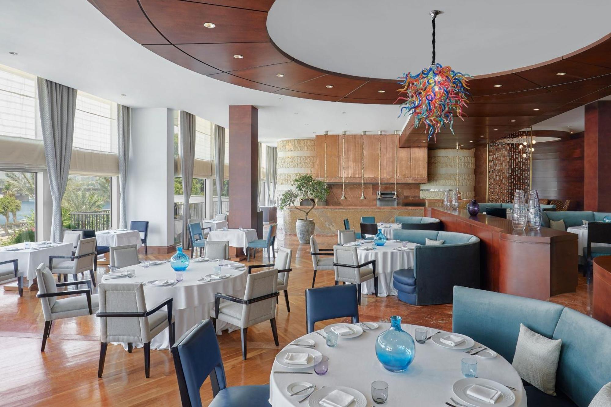 The Nile Ritz-Carlton, Cairo Hotel Exterior photo The restaurant
