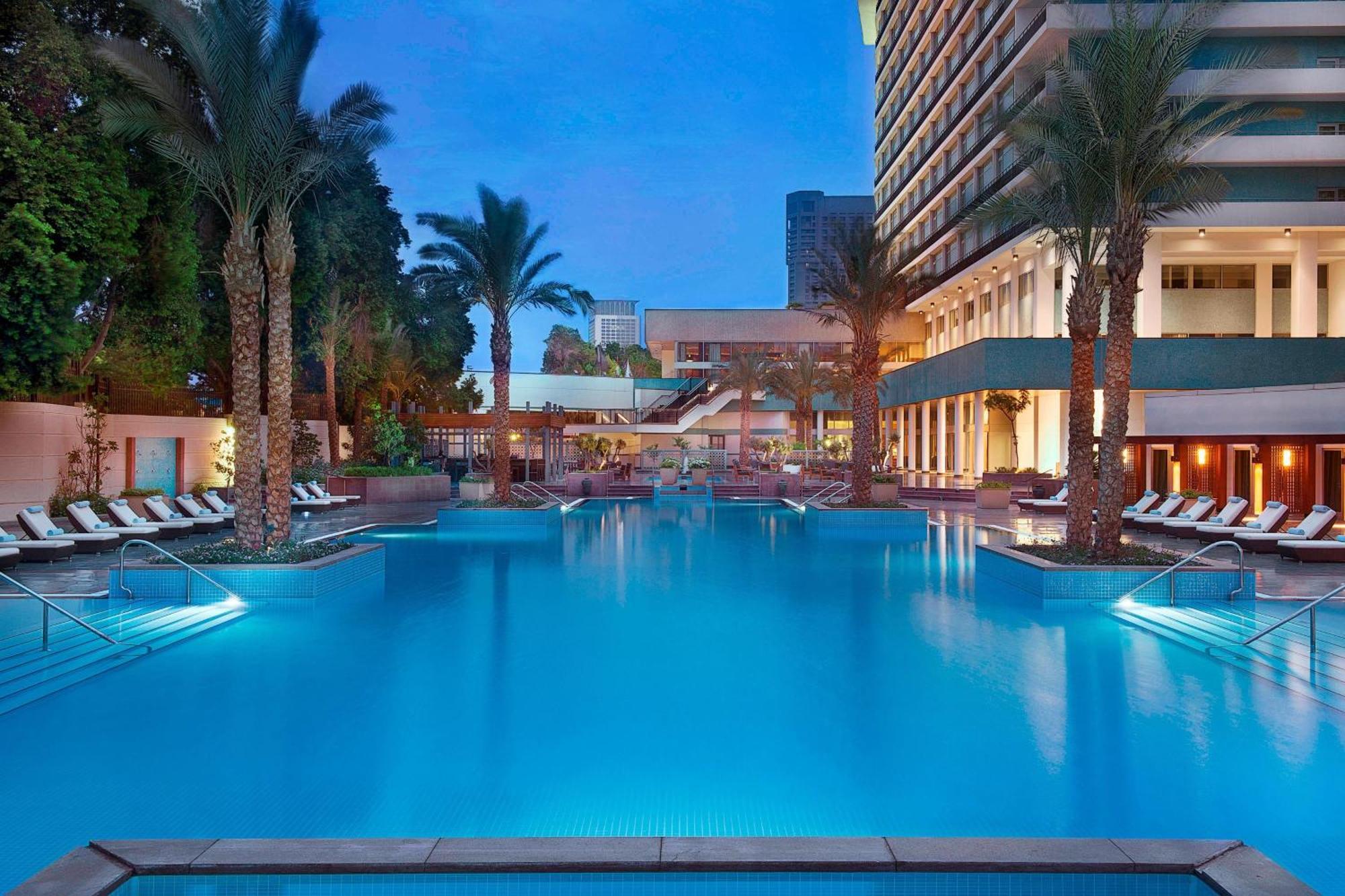 The Nile Ritz-Carlton, Cairo Hotel Exterior photo The pool at the hotel
